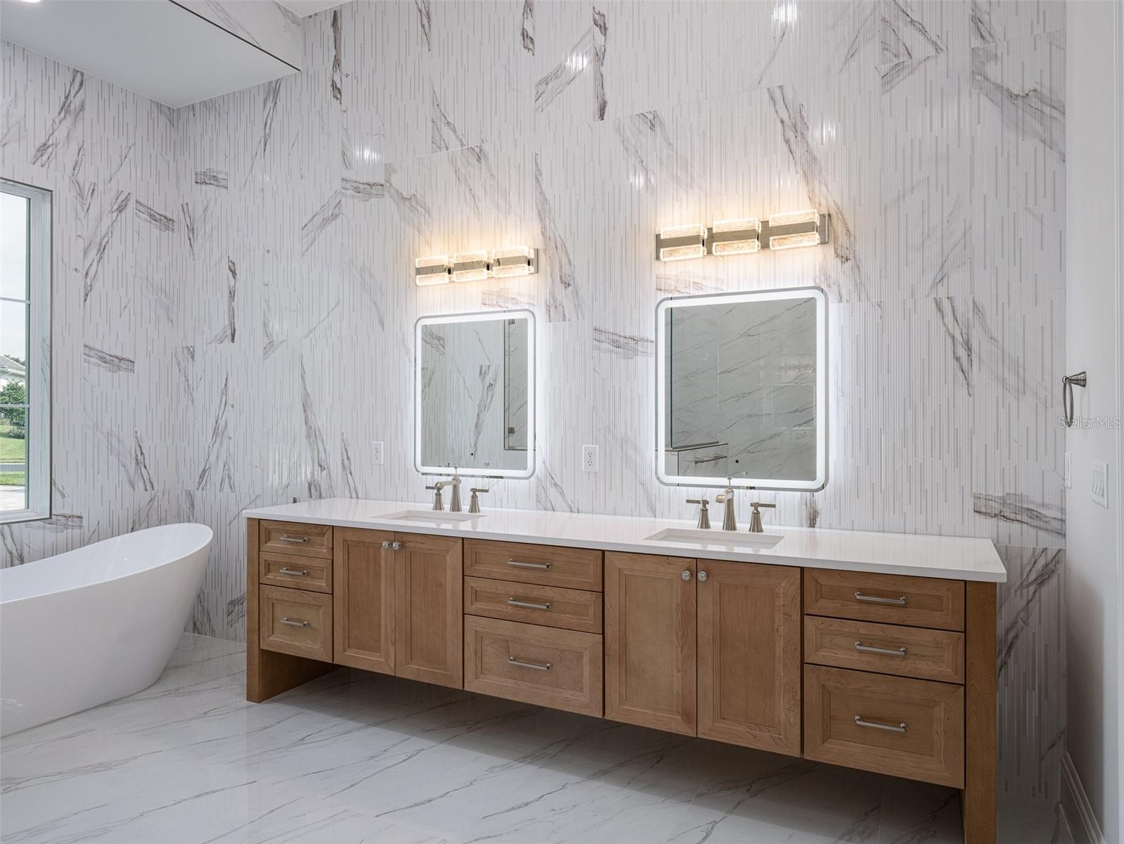 GOLDEN OCALA - Residential