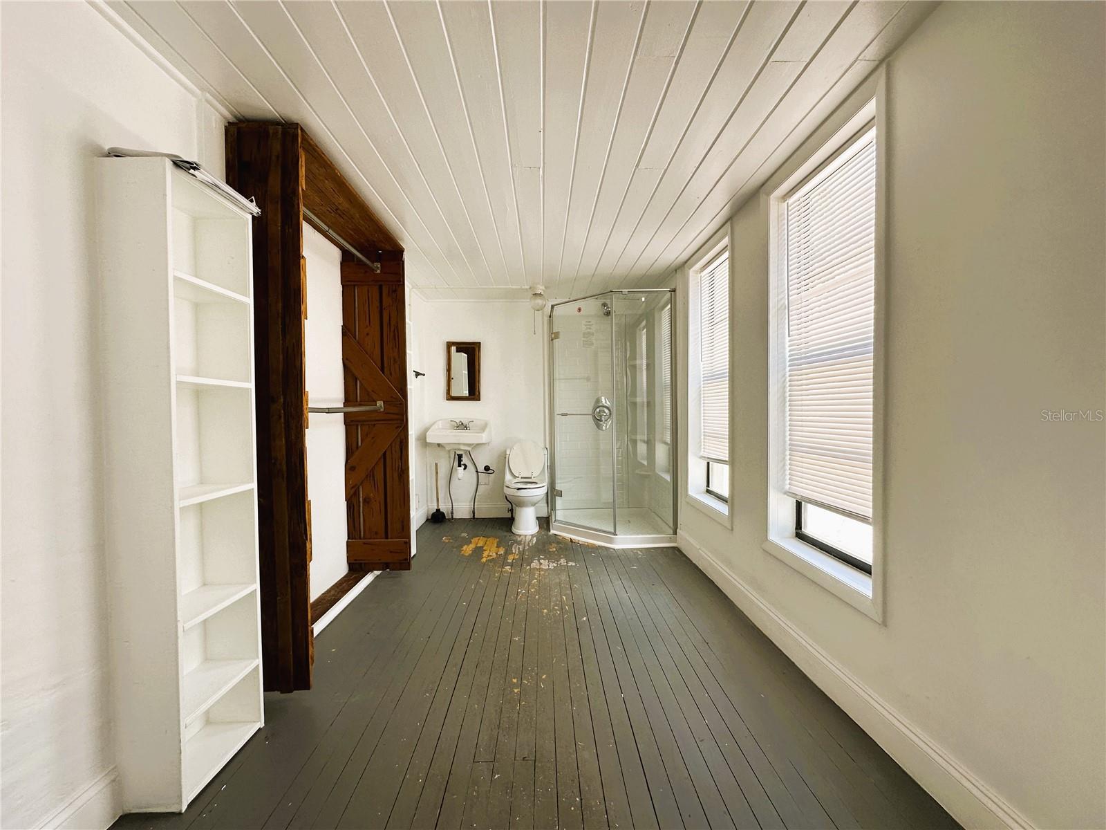 RIDGE MANOR - Residential Income