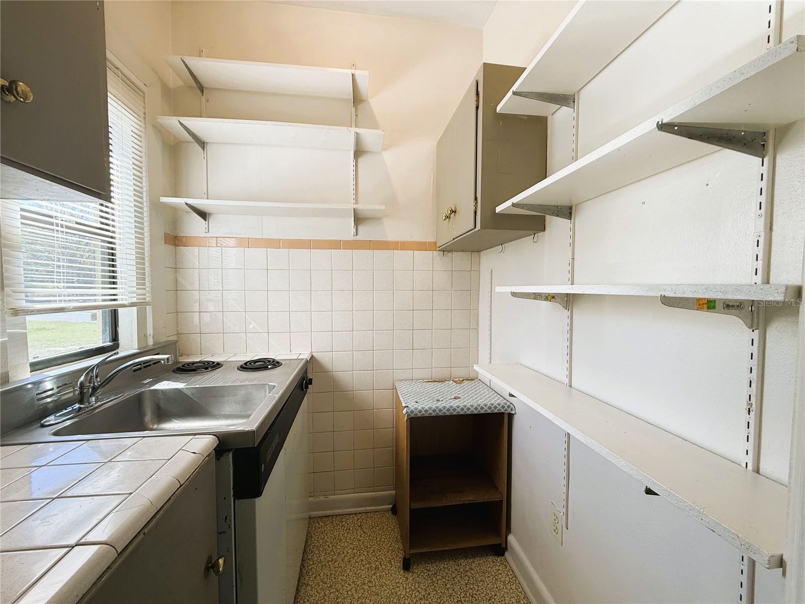 RIDGE MANOR - Residential Income