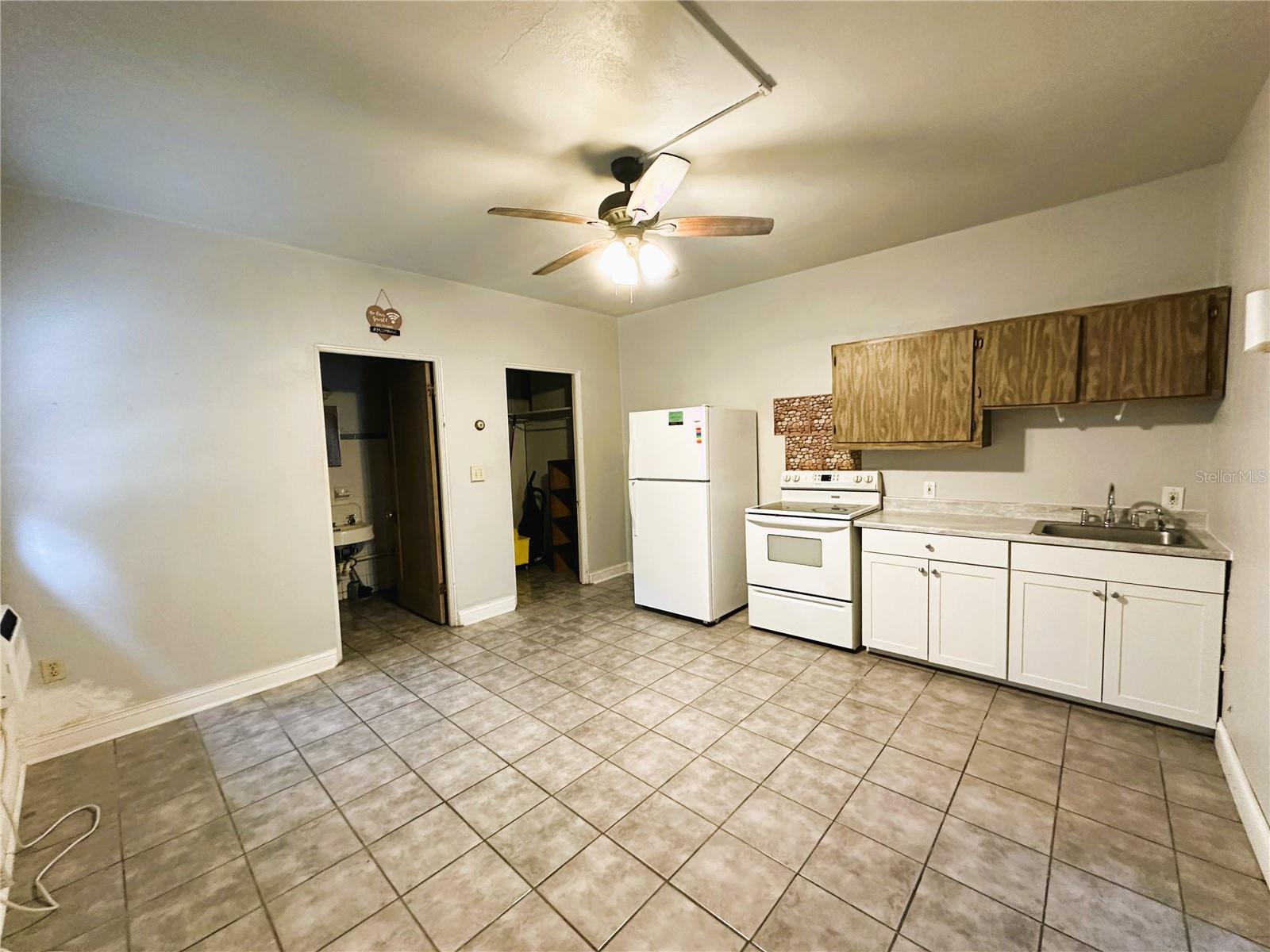 RIDGE MANOR - Residential Income