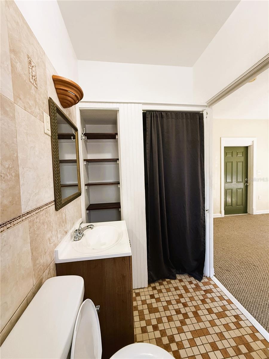 RIDGE MANOR - Residential Income