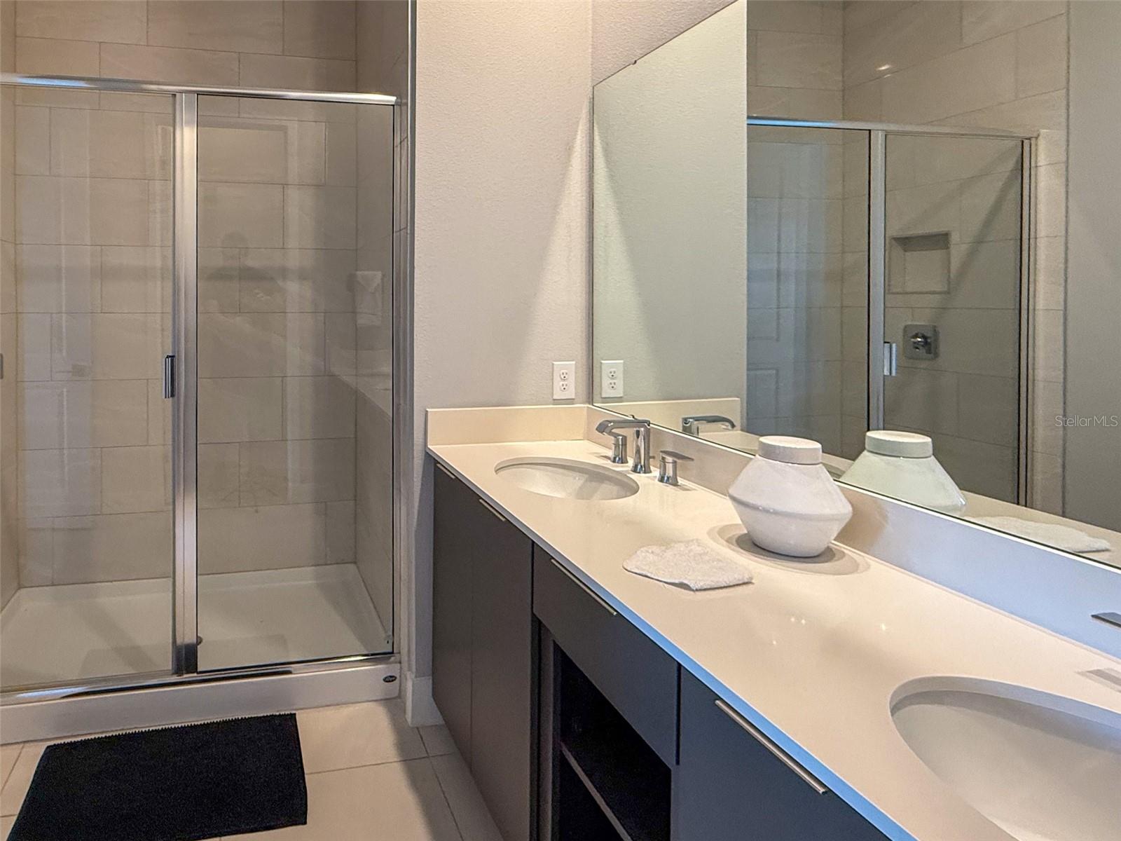 SPECTRUM AT REUNION CONDO PH 5A & 5B - Residential Lease