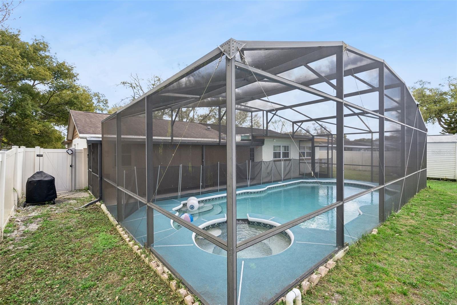 PRIMA VISTA - Residential