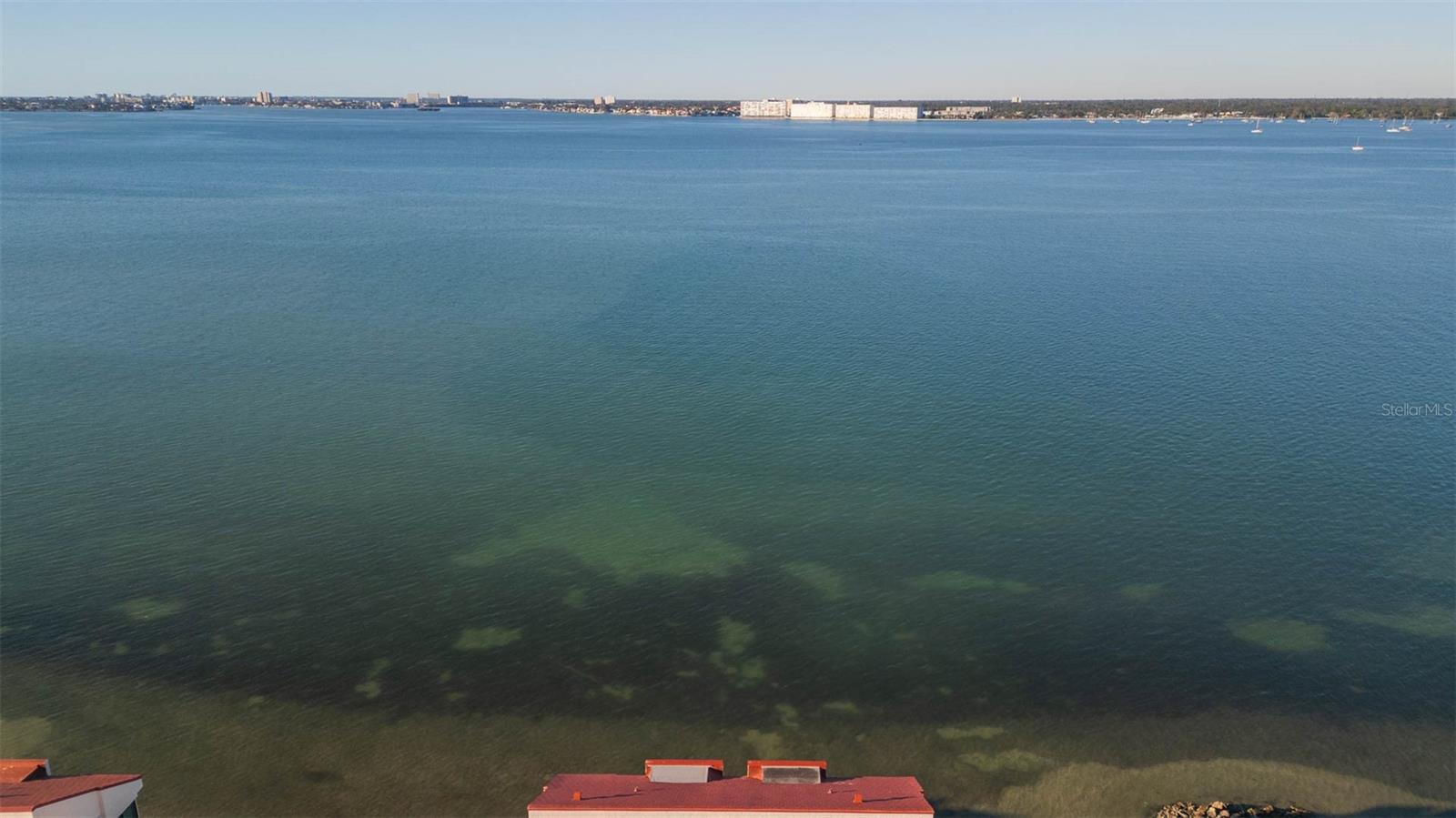 LA PUERTA DEL SOL CONDO - Residential