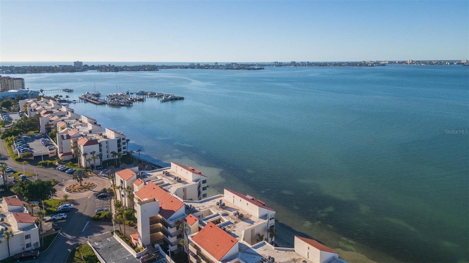 LA PUERTA DEL SOL CONDO - Residential