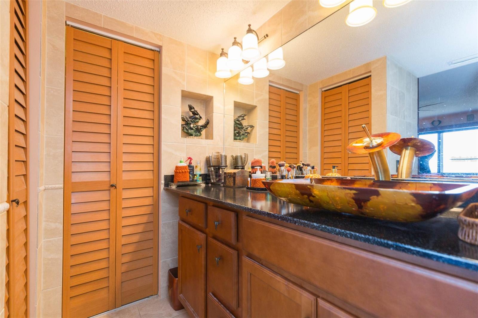 LA PUERTA DEL SOL CONDO - Residential