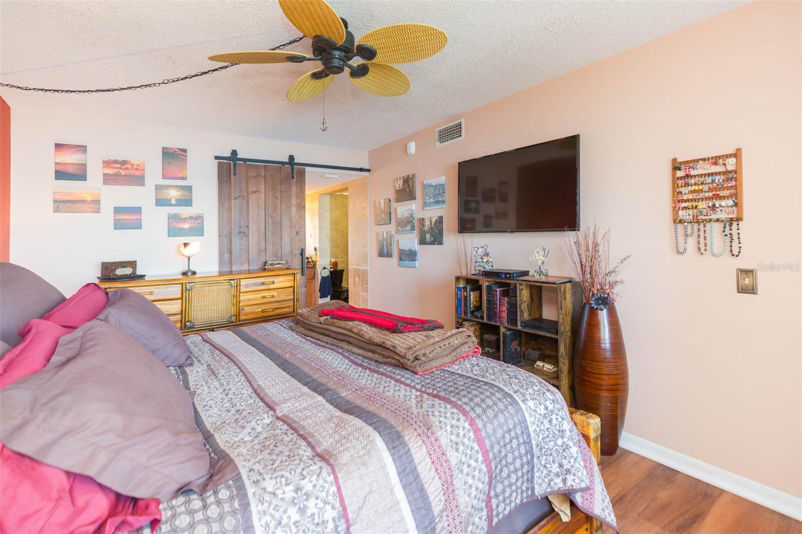 LA PUERTA DEL SOL CONDO - Residential