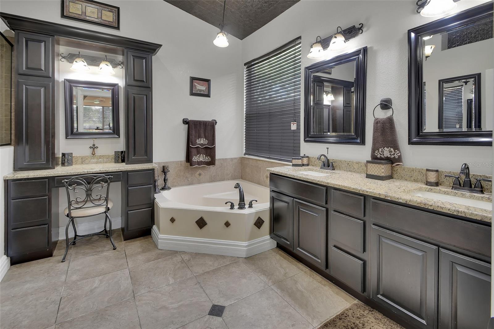 RESERVE AT DEBARY PH 04 - Residential