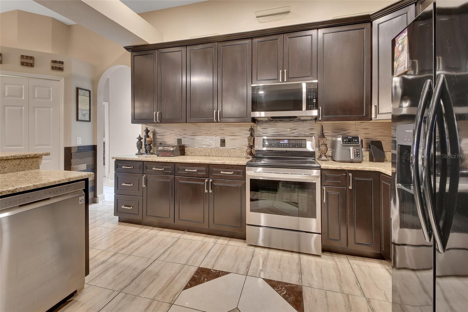 RESERVE AT DEBARY PH 04 - Residential