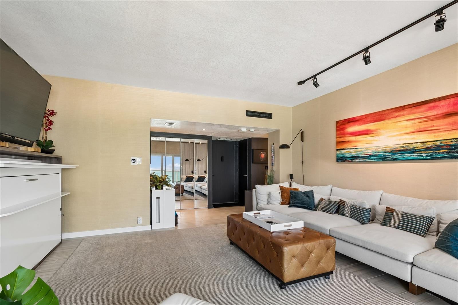 880 MANDALAY AVE N703