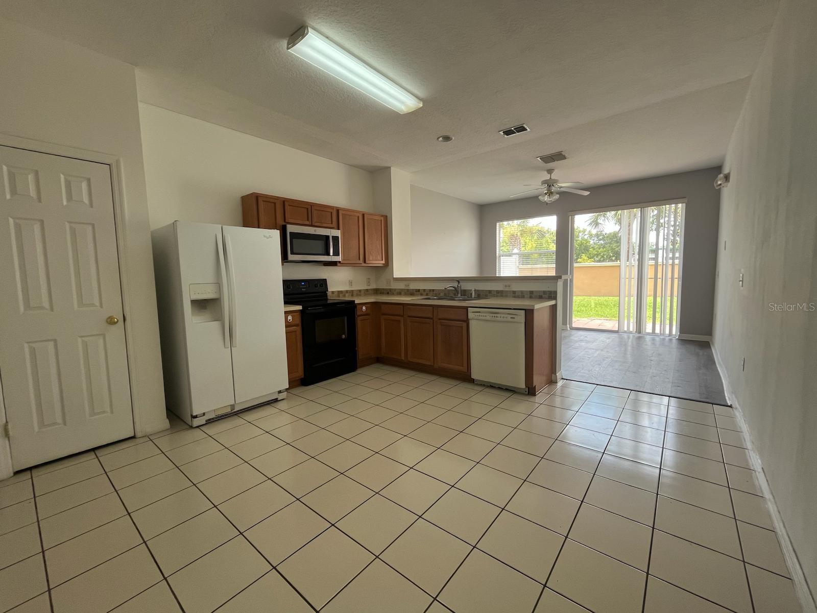 5210 PARADISE CAY CIRCLE