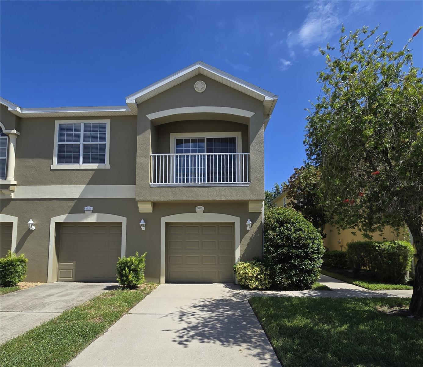 Lovely 2 bedroom, 2 bath END UNIT Town home with an attached 1-car garage. This town home has 1,389 square feet of living space in a beautiful community next to Spoto High School and is near immediate access to highways.