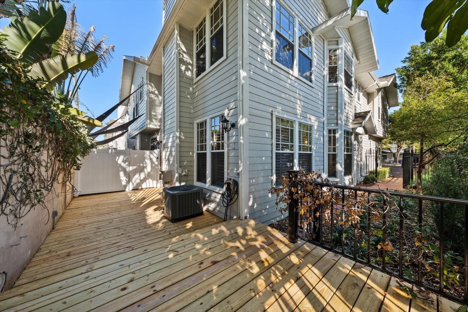 BAYSHORE WALK A CONDO - Residential