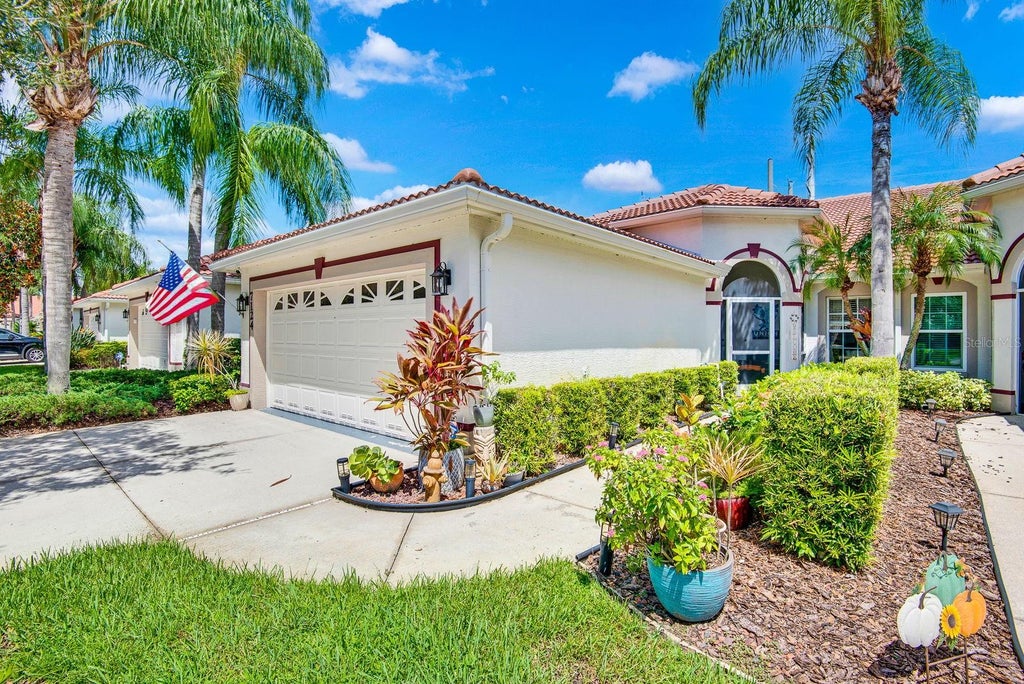 Photo of 7124 Melrose Place, Bradenton, FL 34203 (MLS # A4704598)