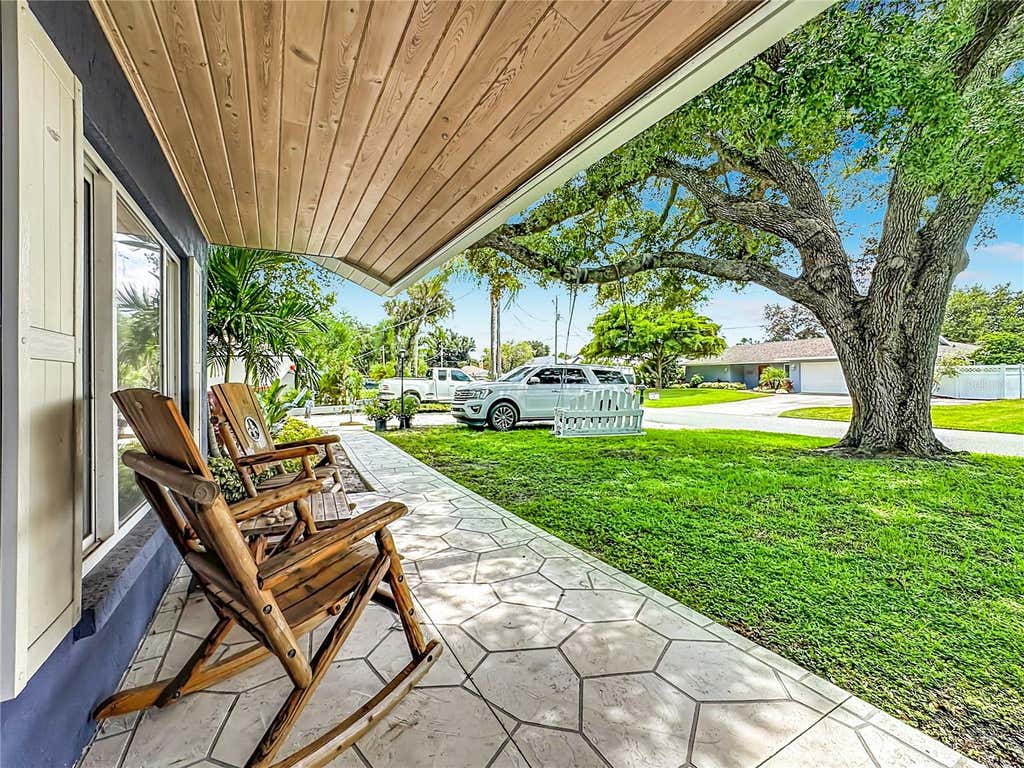 Photo of 1953 Rolling Green Circle, Sarasota, FL 34240 (MLS # A4701713)