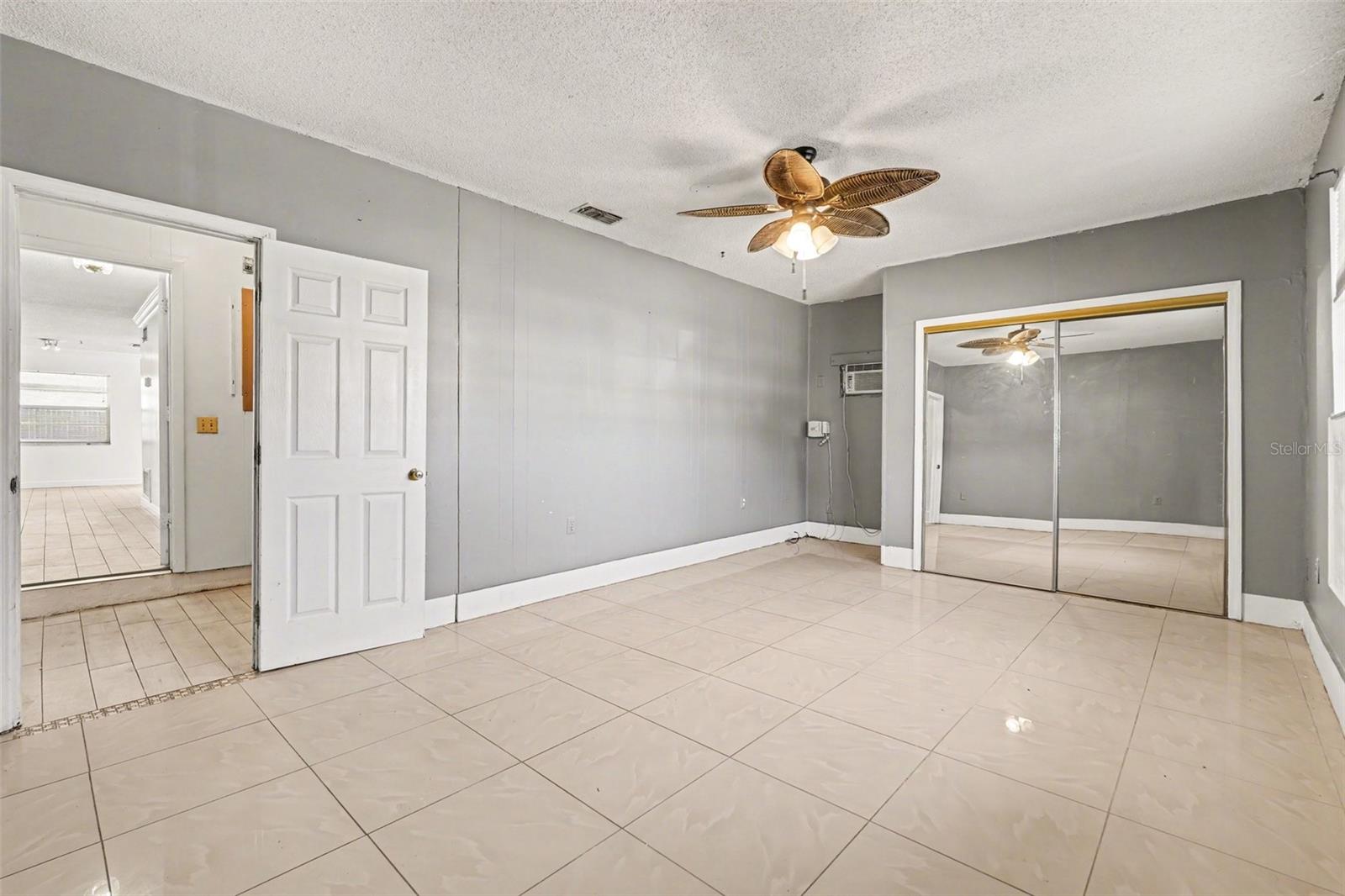 WOODBERY ESTATES FIRST ADDITIO - Residential