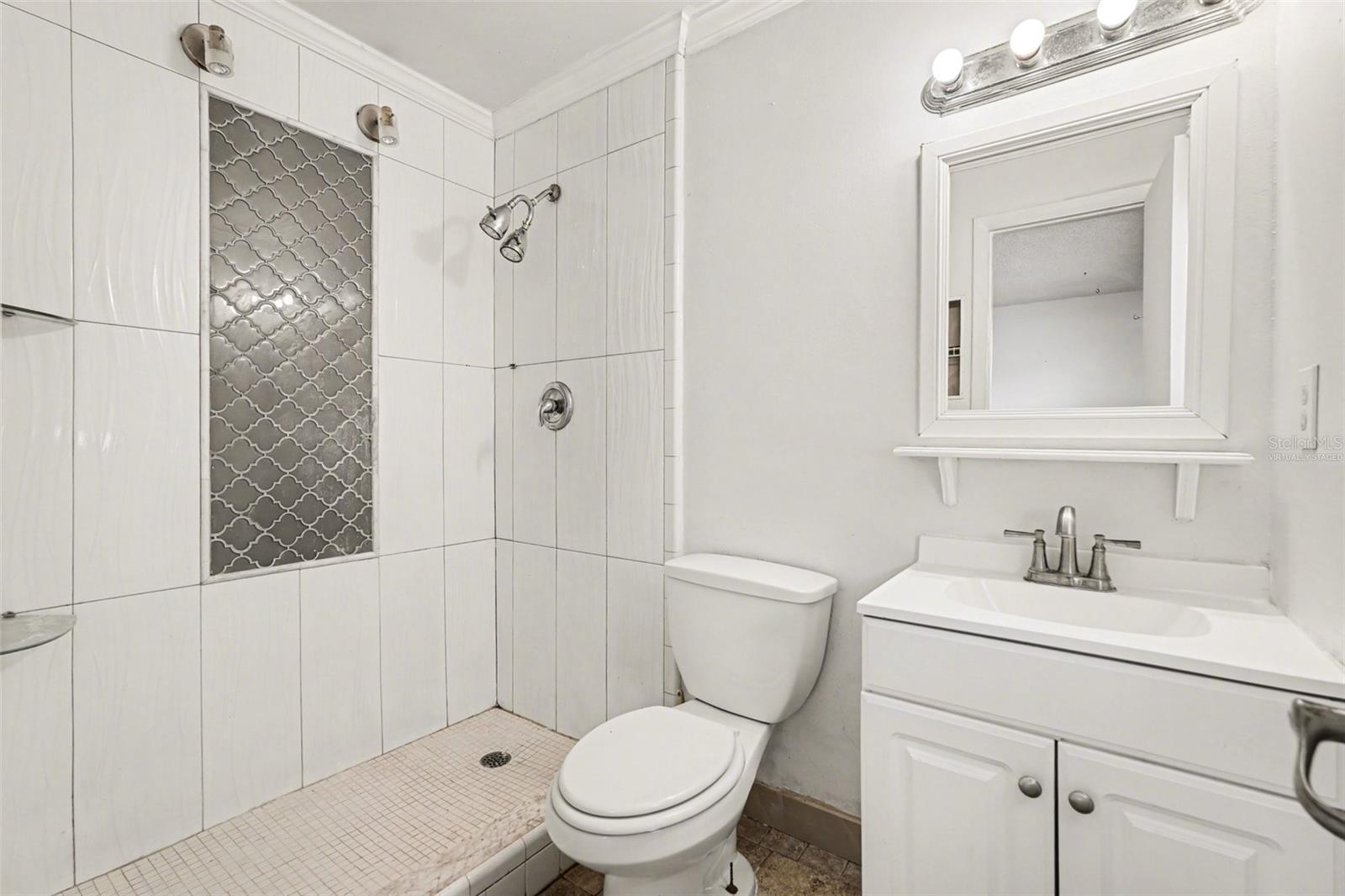 WOODBERY ESTATES FIRST ADDITIO - Residential