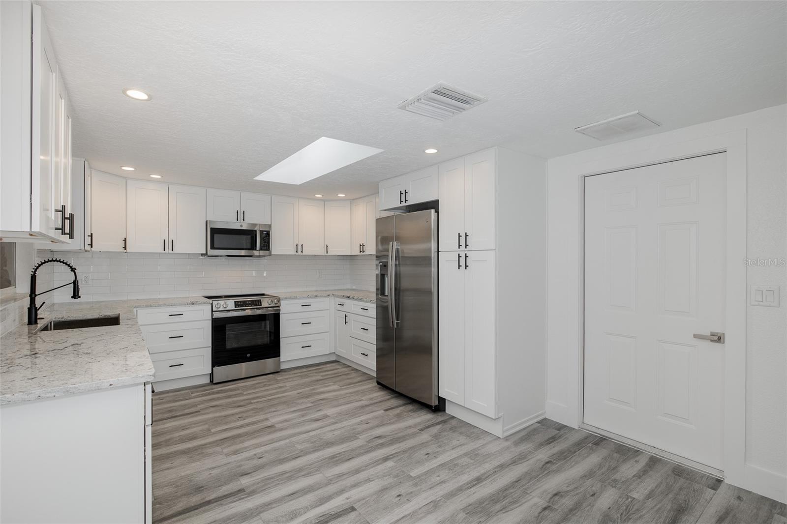 HARBOR ISLES - Residential