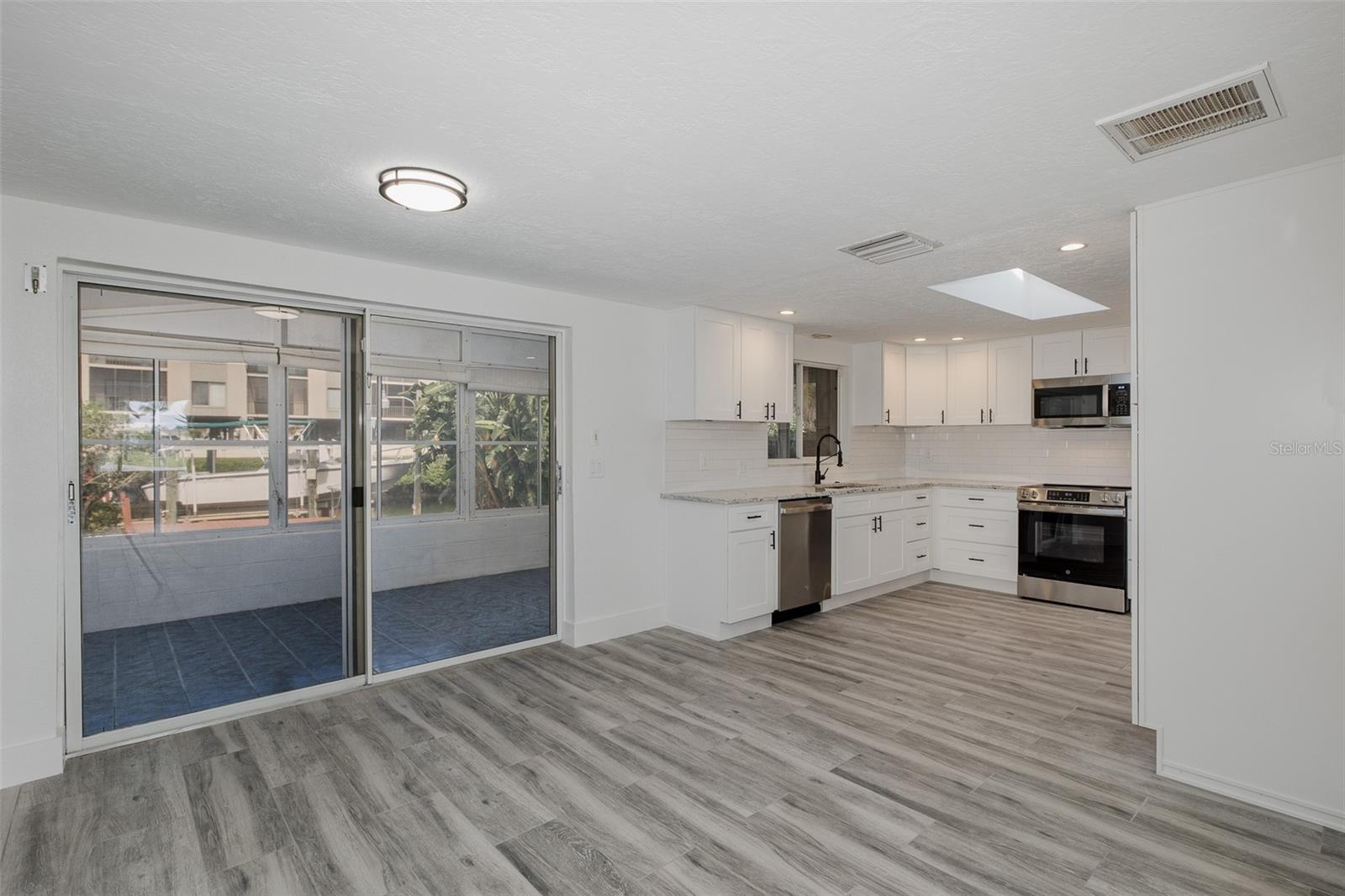 HARBOR ISLES - Residential