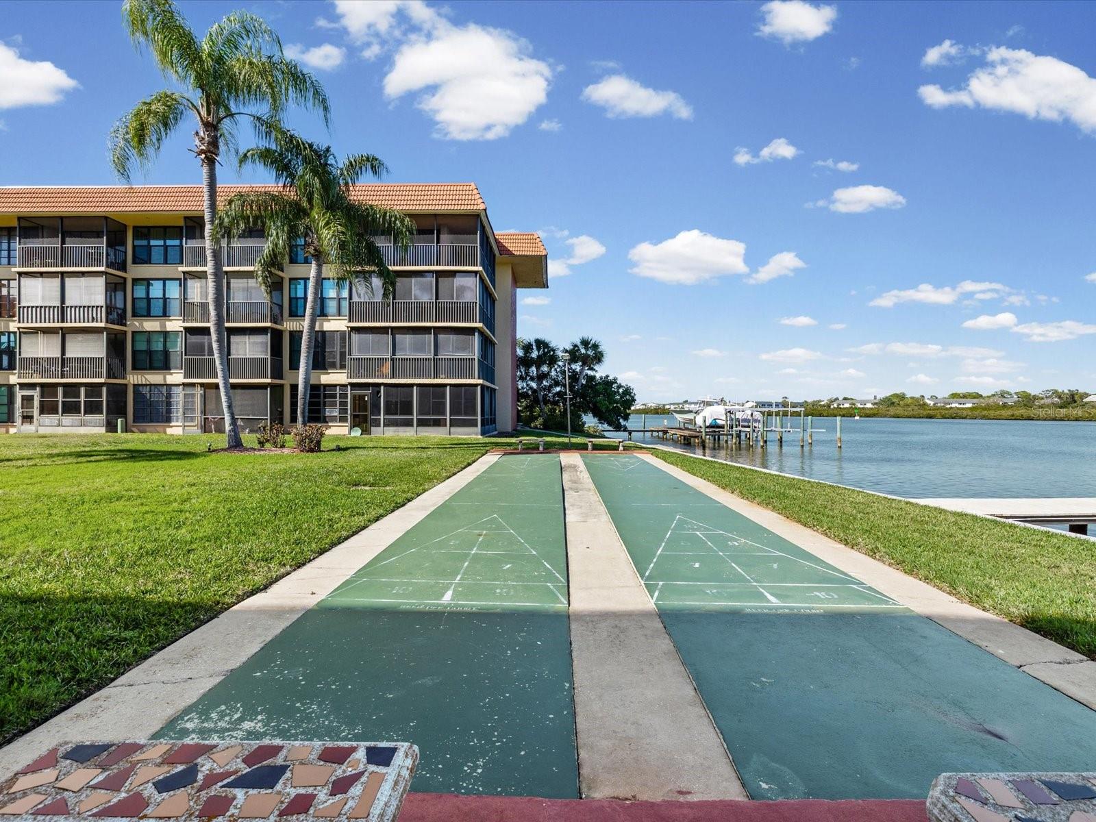 BAY MARINER THE CONDO - Residential