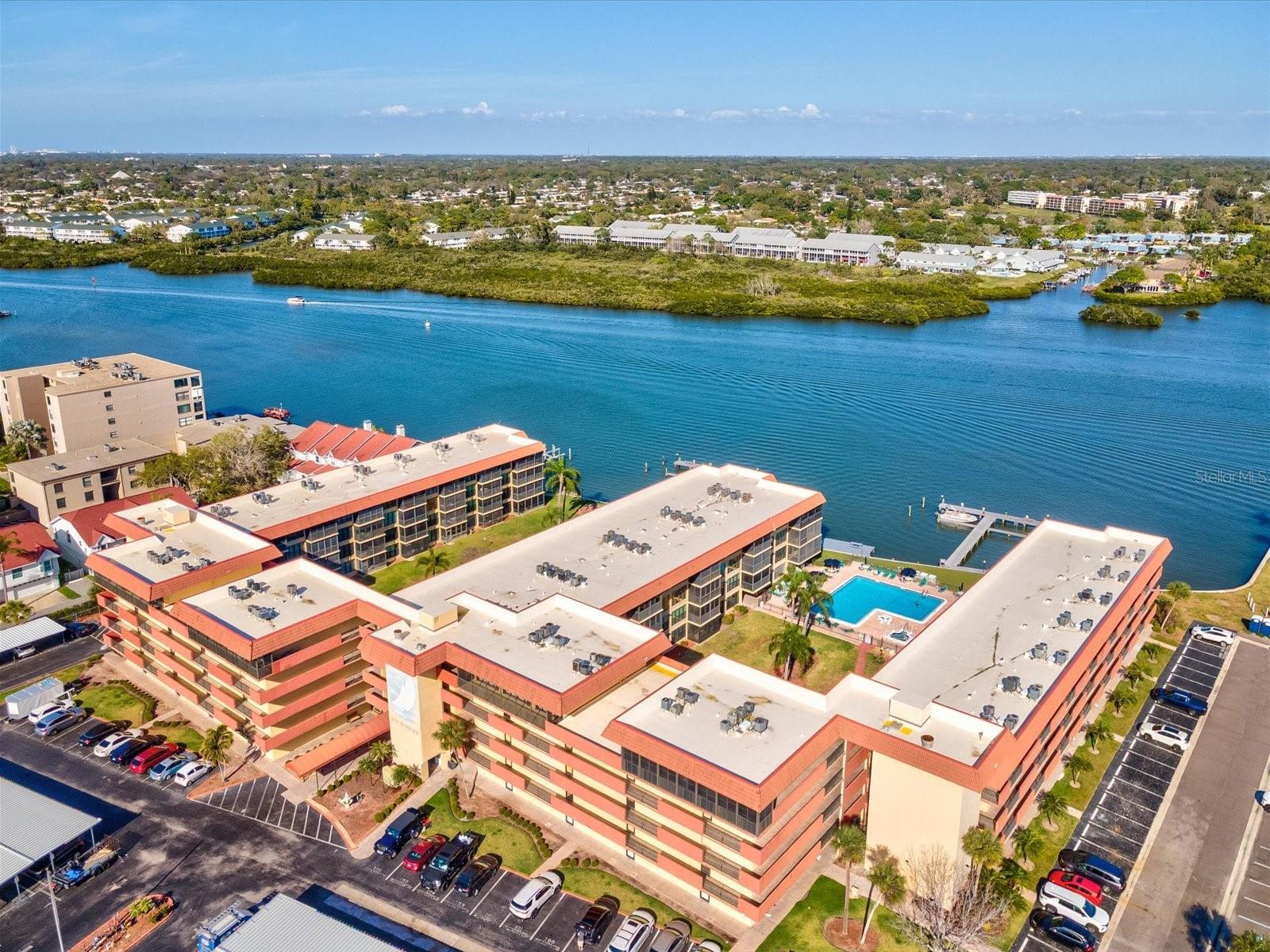 BAY MARINER THE CONDO - Residential