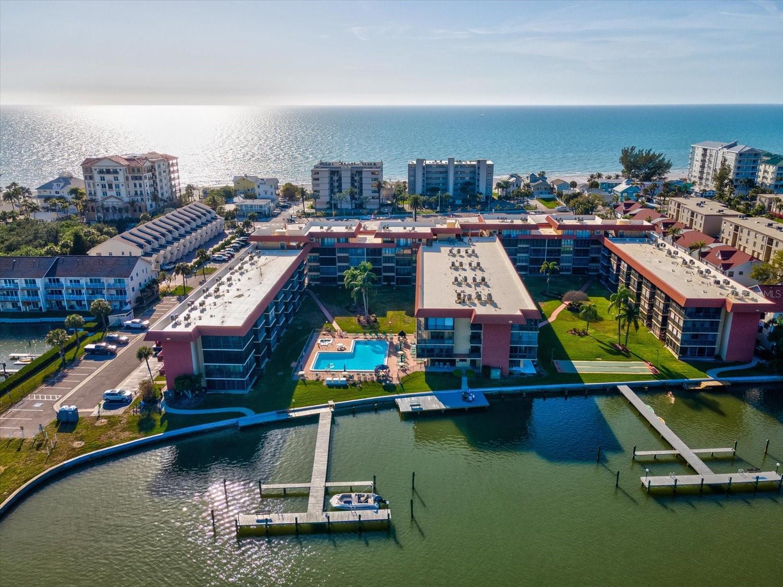 BAY MARINER THE CONDO - Residential