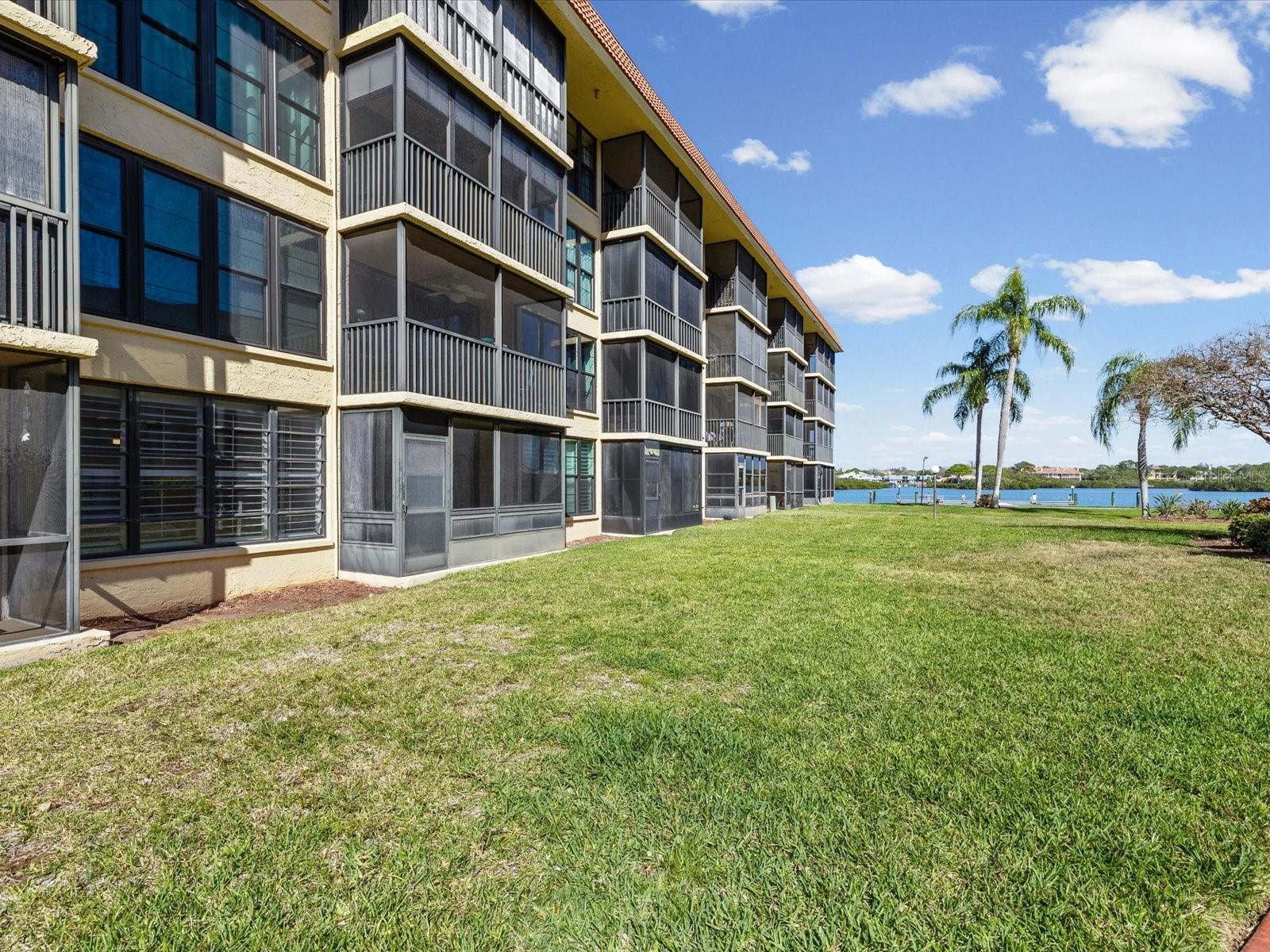 BAY MARINER THE CONDO - Residential