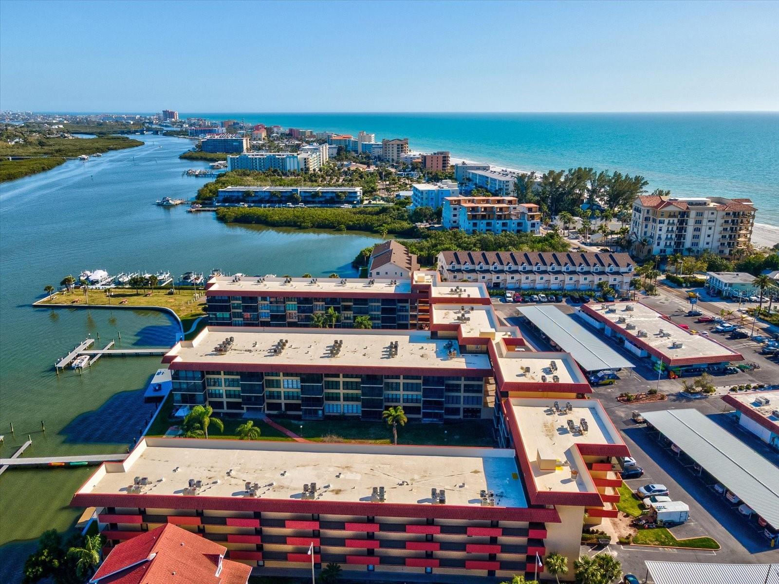 BAY MARINER THE CONDO - Residential