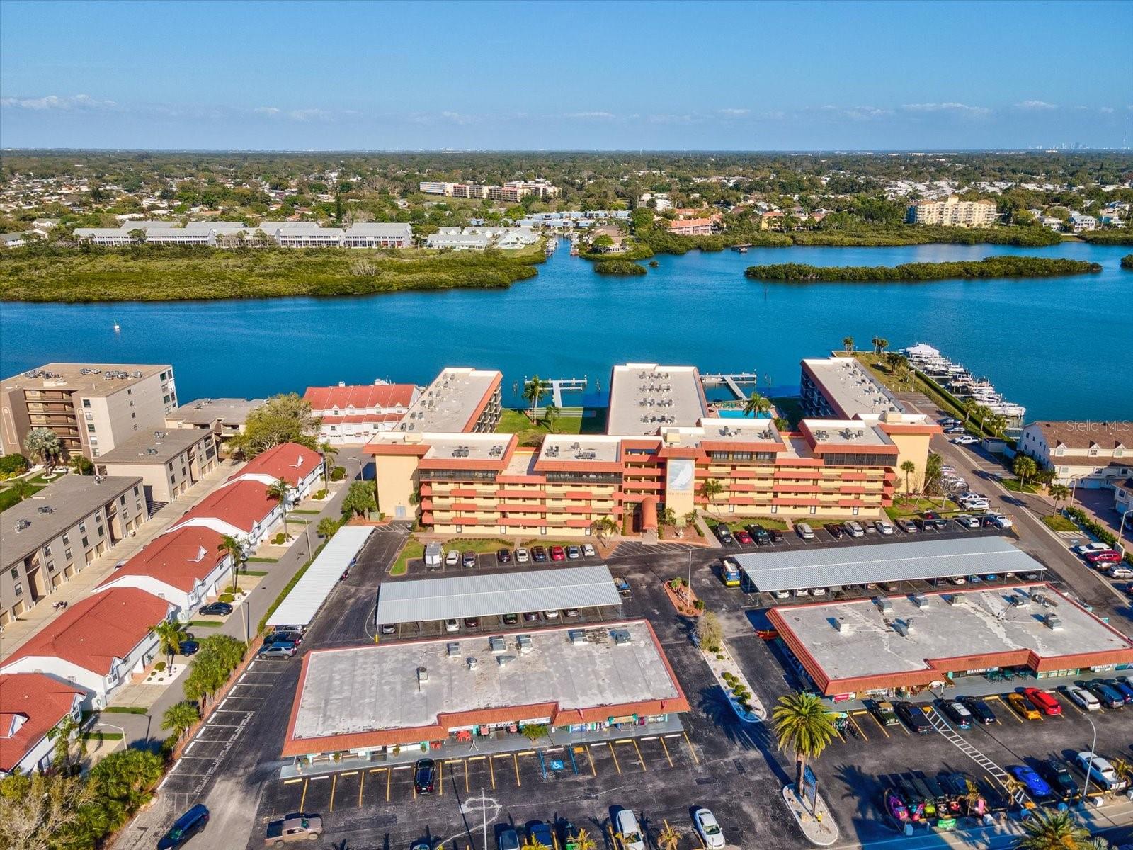 BAY MARINER THE CONDO - Residential