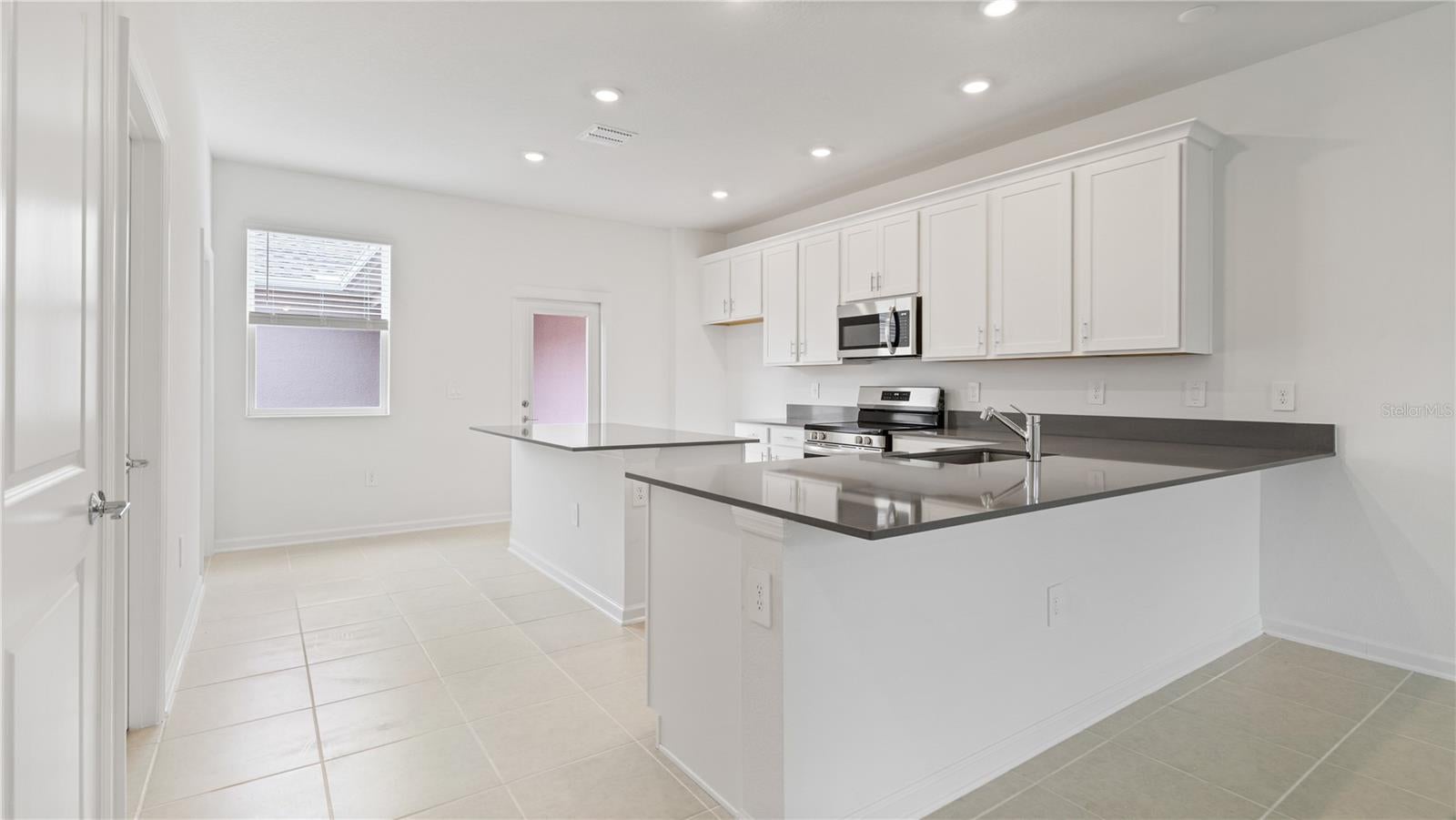 5571 RONIN DRIVE