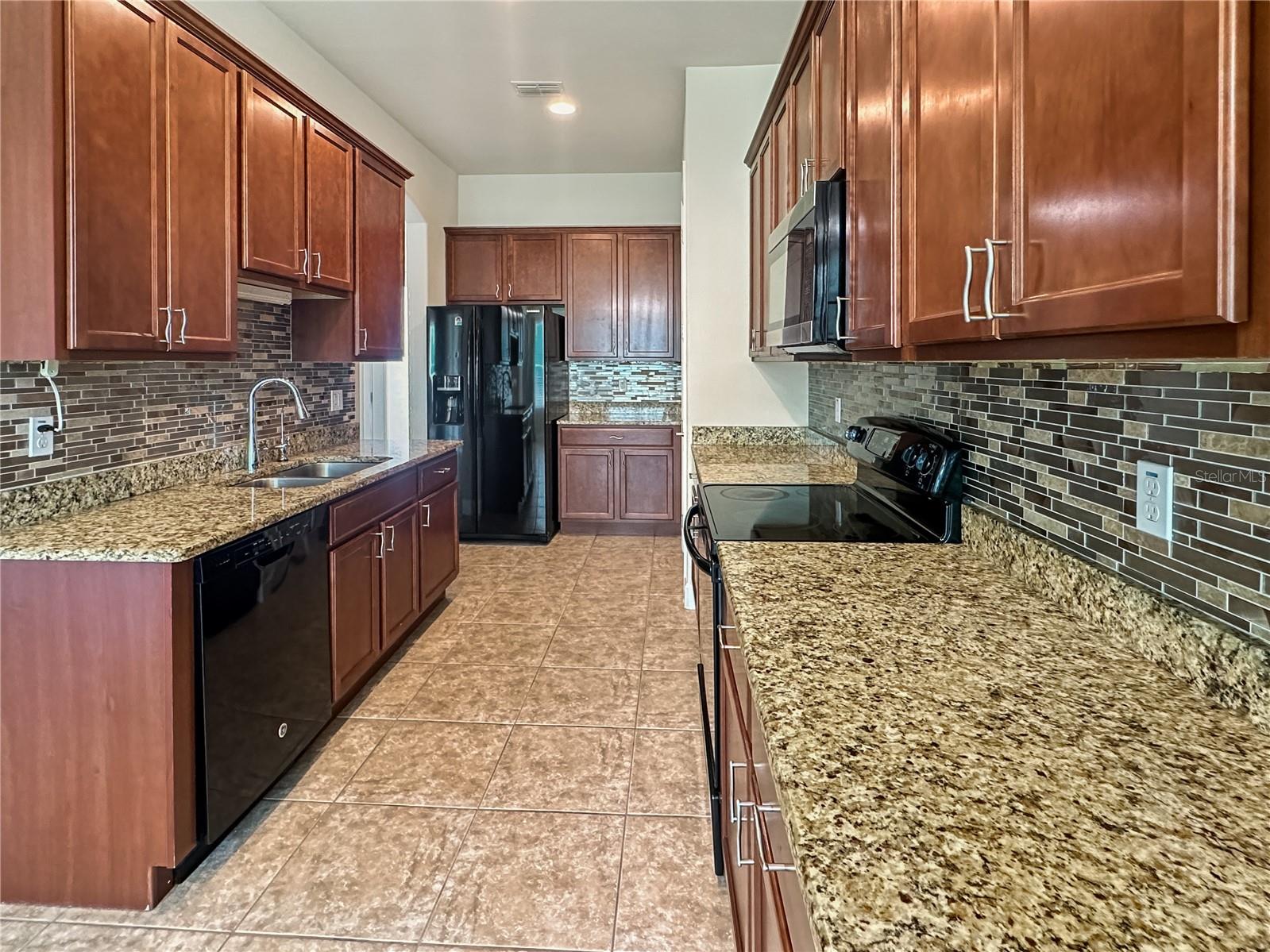 CYPRESS RESERVE VILLAS - Residential Lease