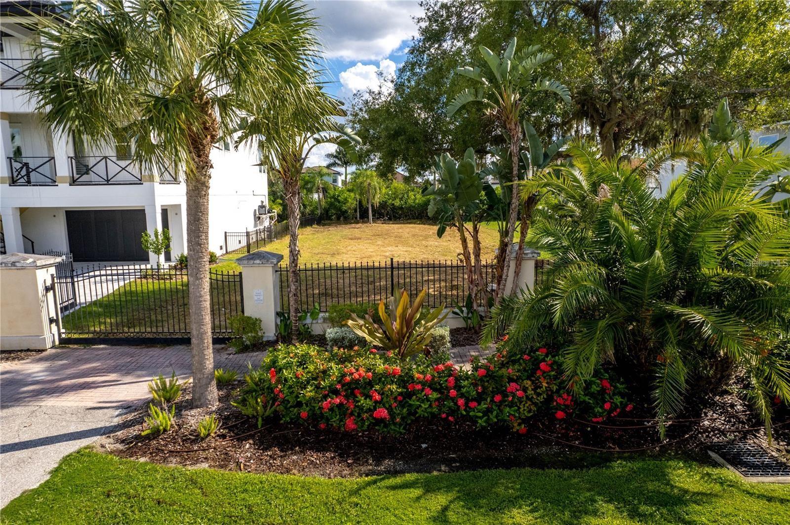 VENETO SHORES - Land