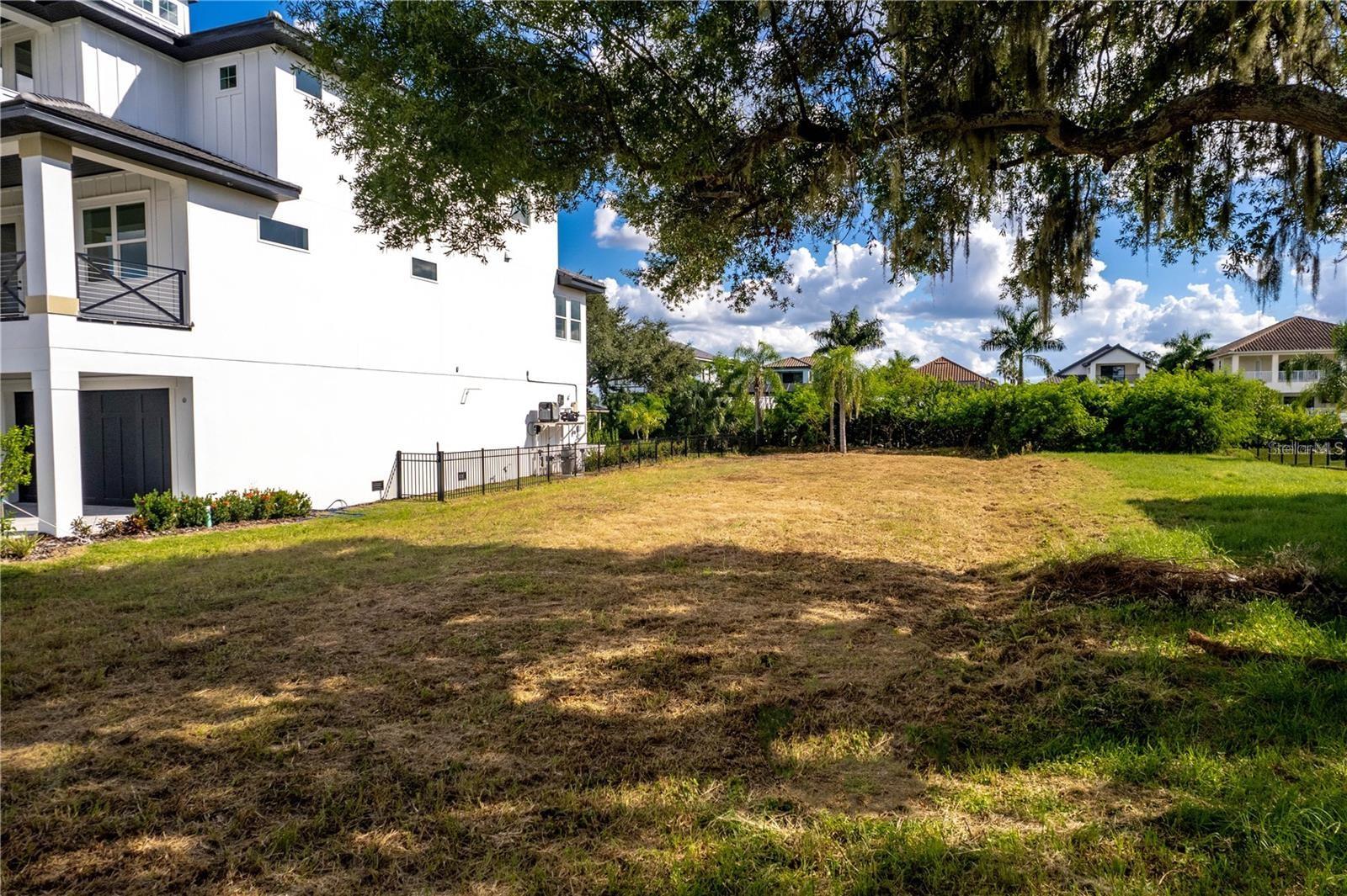 VENETO SHORES - Land