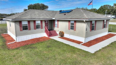 A home in AUBURNDALE