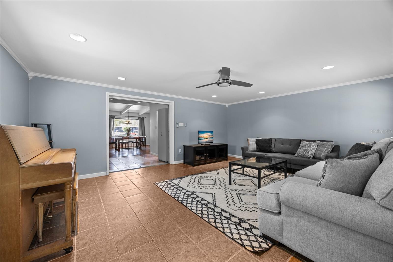 HIGHLAND COURT MANOR - Residential