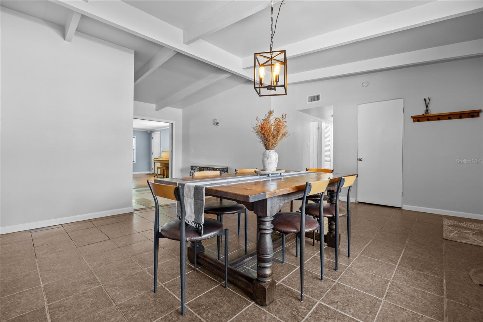 HIGHLAND COURT MANOR - Residential