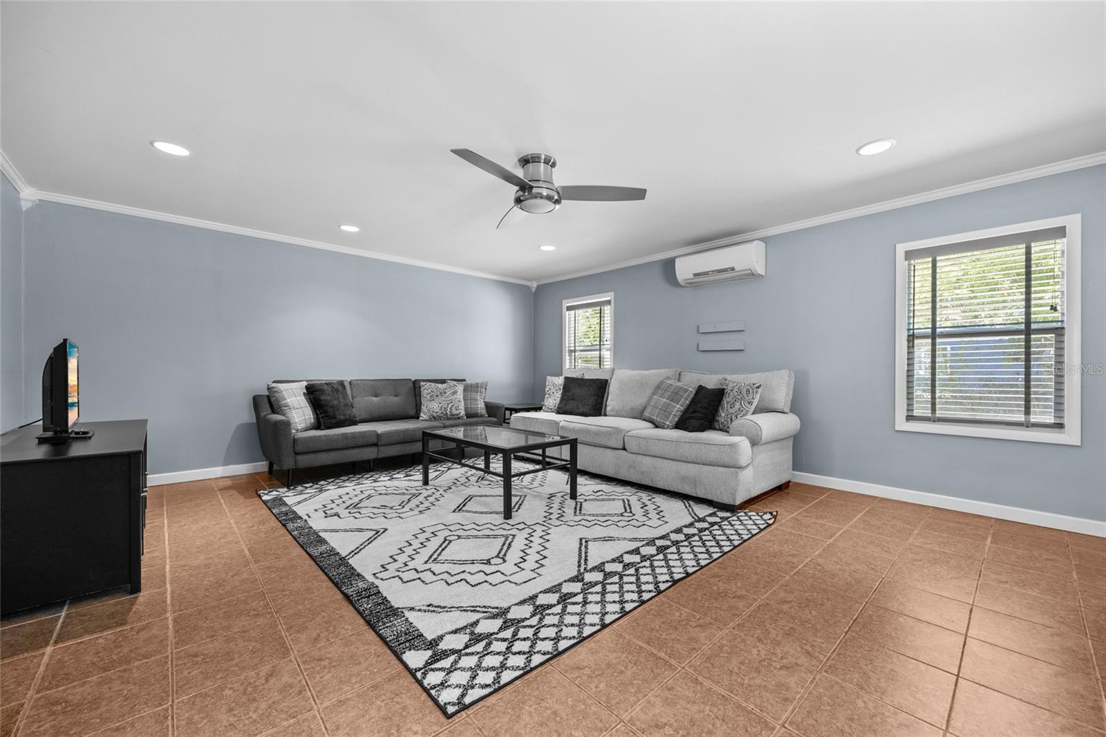 HIGHLAND COURT MANOR - Residential