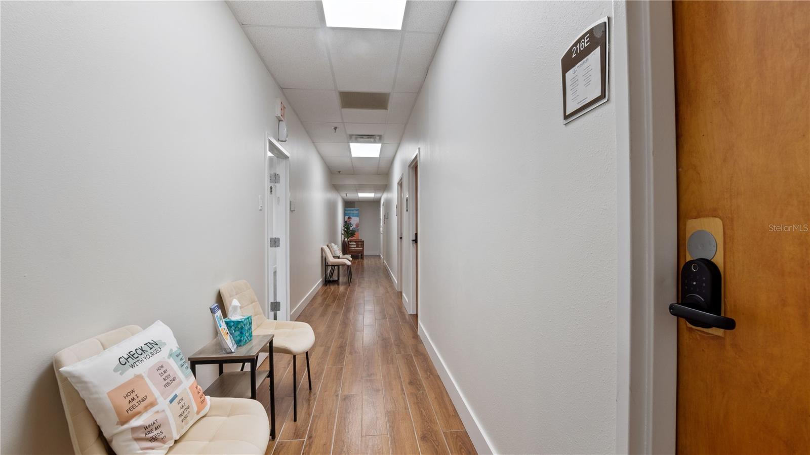 HOFFNER COMMERCE CENTER - Commercial Lease