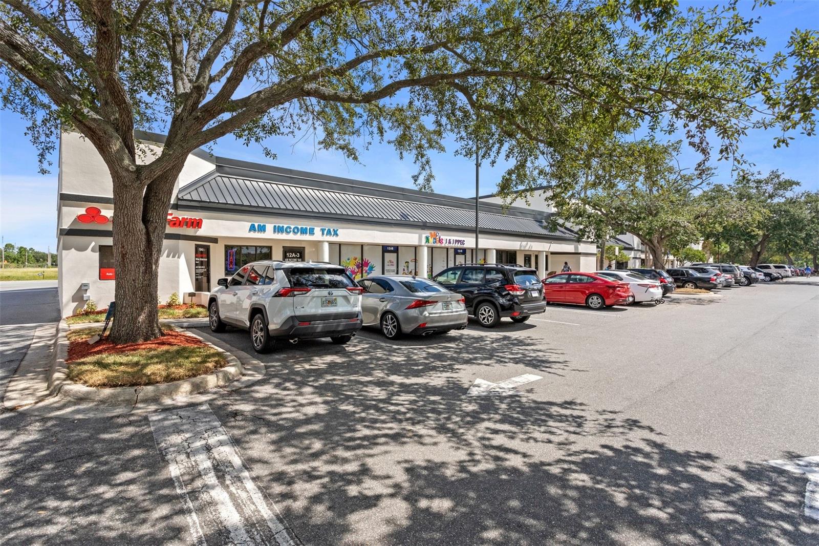 HOFFNER COMMERCE CENTER - Commercial Lease