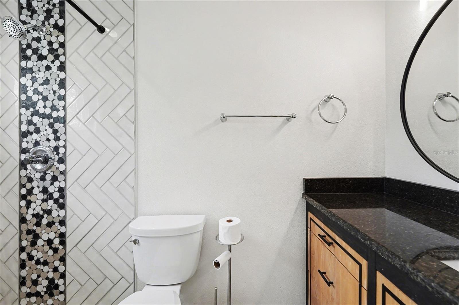 TAMPAS NORTH SIDE COUNTRY CLUB AREA UNIT - Residential Lease