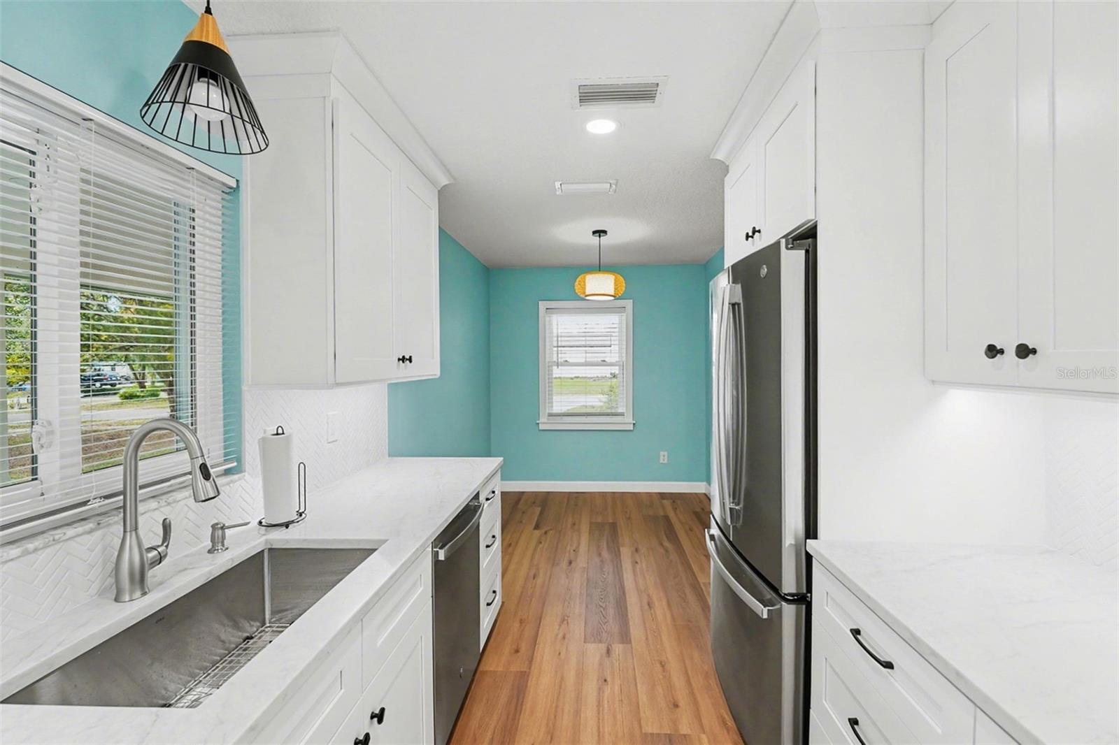 TAMPAS NORTH SIDE COUNTRY CLUB AREA UNIT - Residential Lease