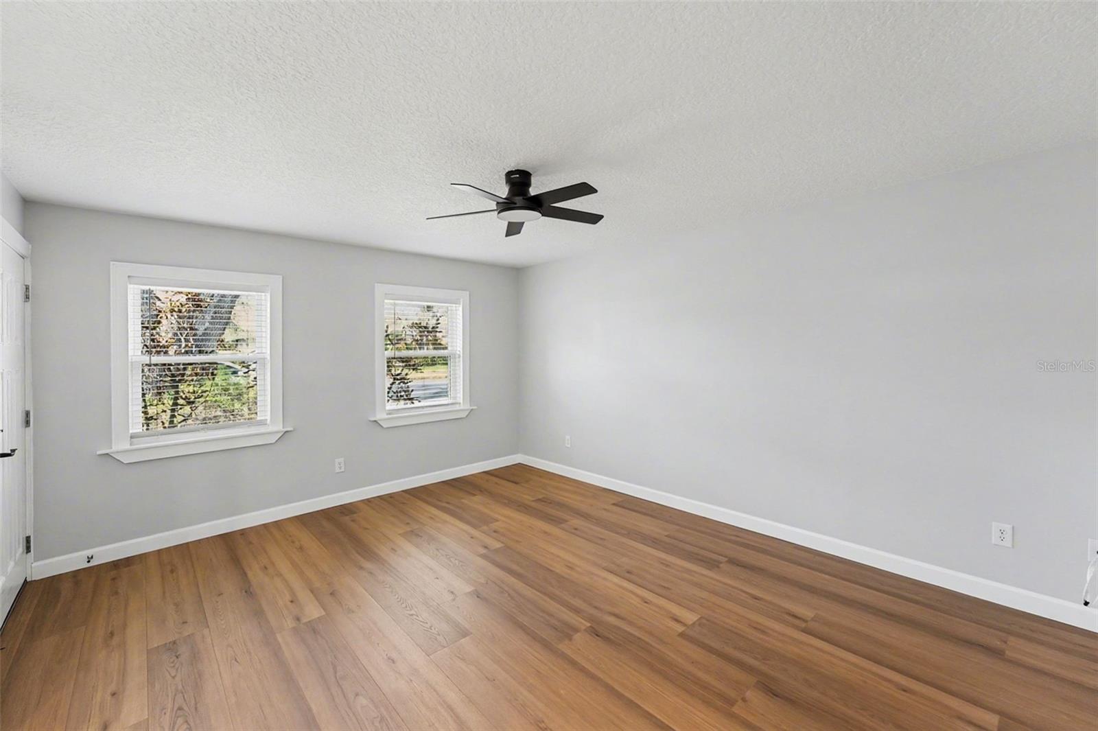 TAMPAS NORTH SIDE COUNTRY CLUB AREA UNIT - Residential Lease