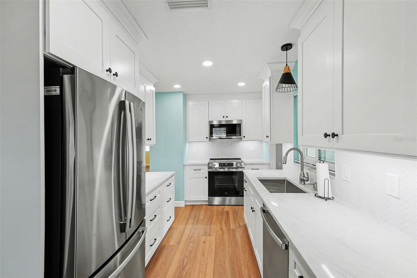 TAMPAS NORTH SIDE COUNTRY CLUB AREA UNIT - Residential Lease