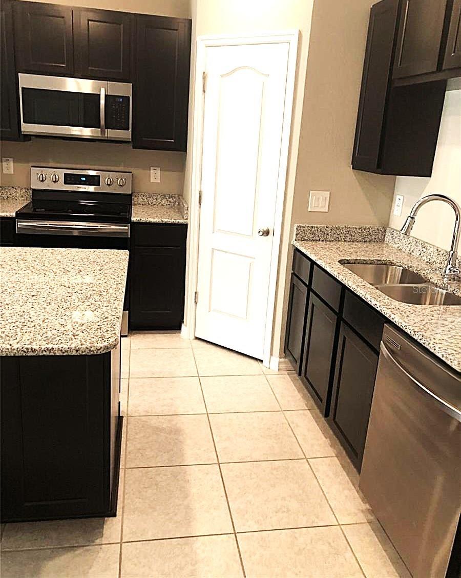 CP & WILLIAMS TWNHMS - Residential Lease