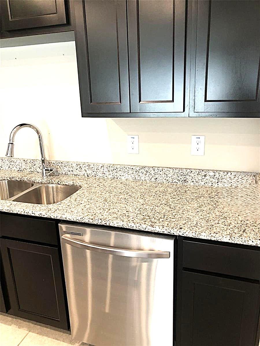 CP & WILLIAMS TWNHMS - Residential Lease