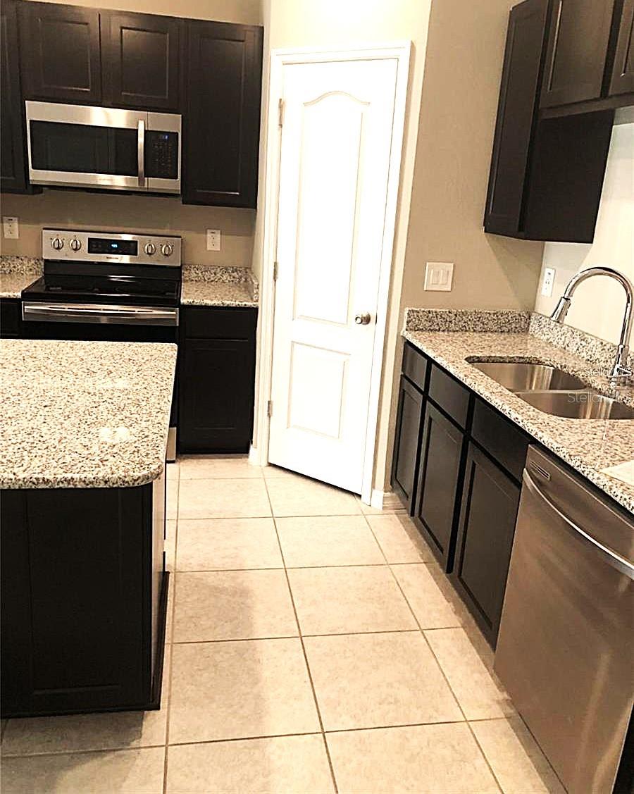 CP & WILLIAMS TWNHMS - Residential Lease