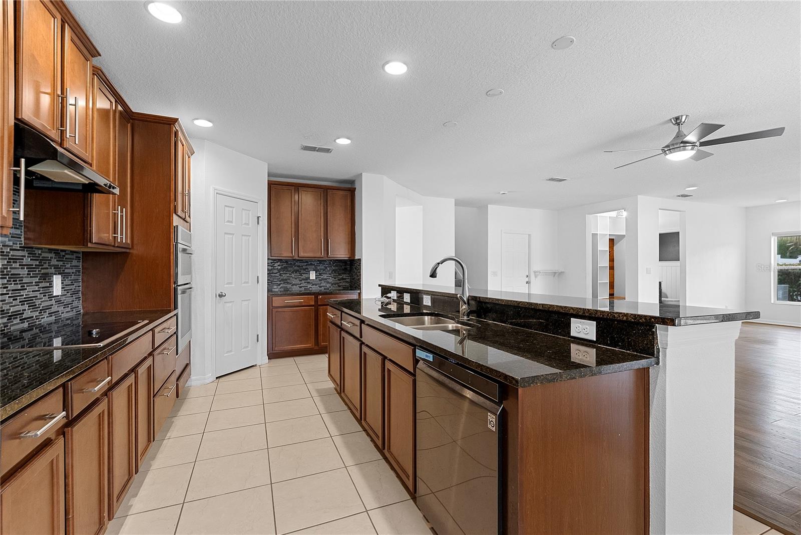 BARRINGTON ESTATES - Residential