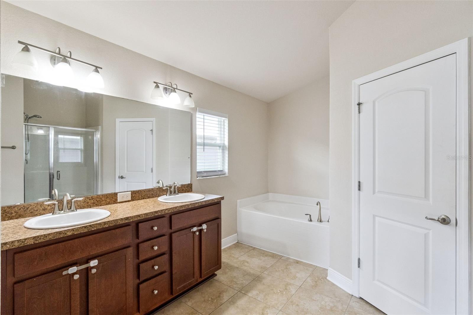 NORTHRIDGE ESTATES - Residential