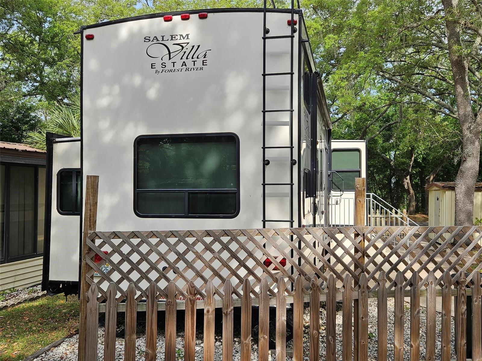 YOGI BEAR JELLYSTONE PARK CONDO - Residential