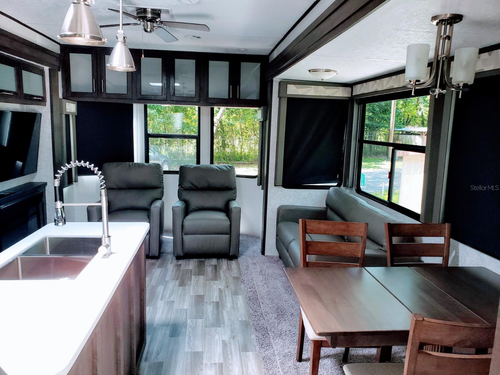 YOGI BEAR JELLYSTONE PARK CONDO - Residential